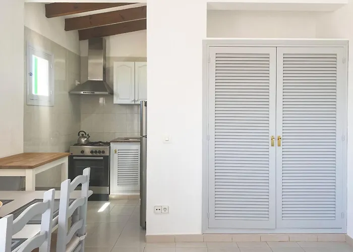 Voga Mari - Astbury Formentera